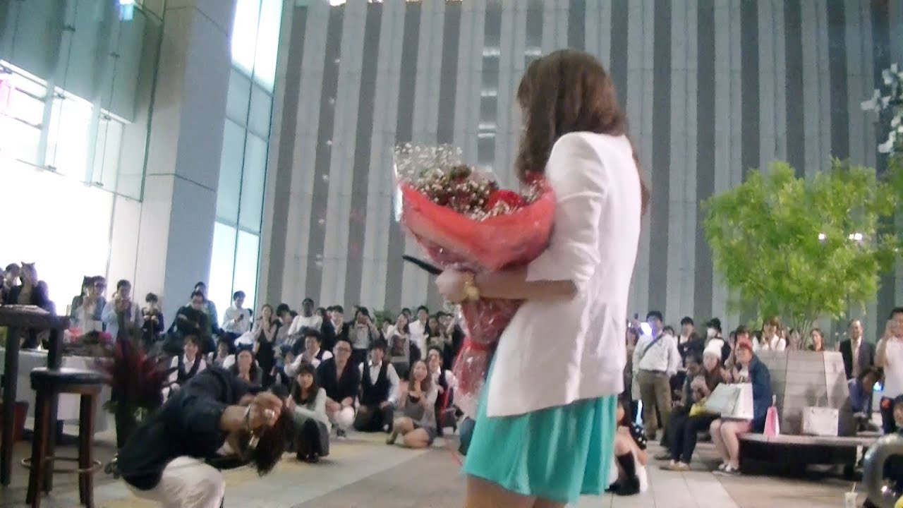 フラッシュモブプロポーズ Flashmob Surprise Proposal One Direction 