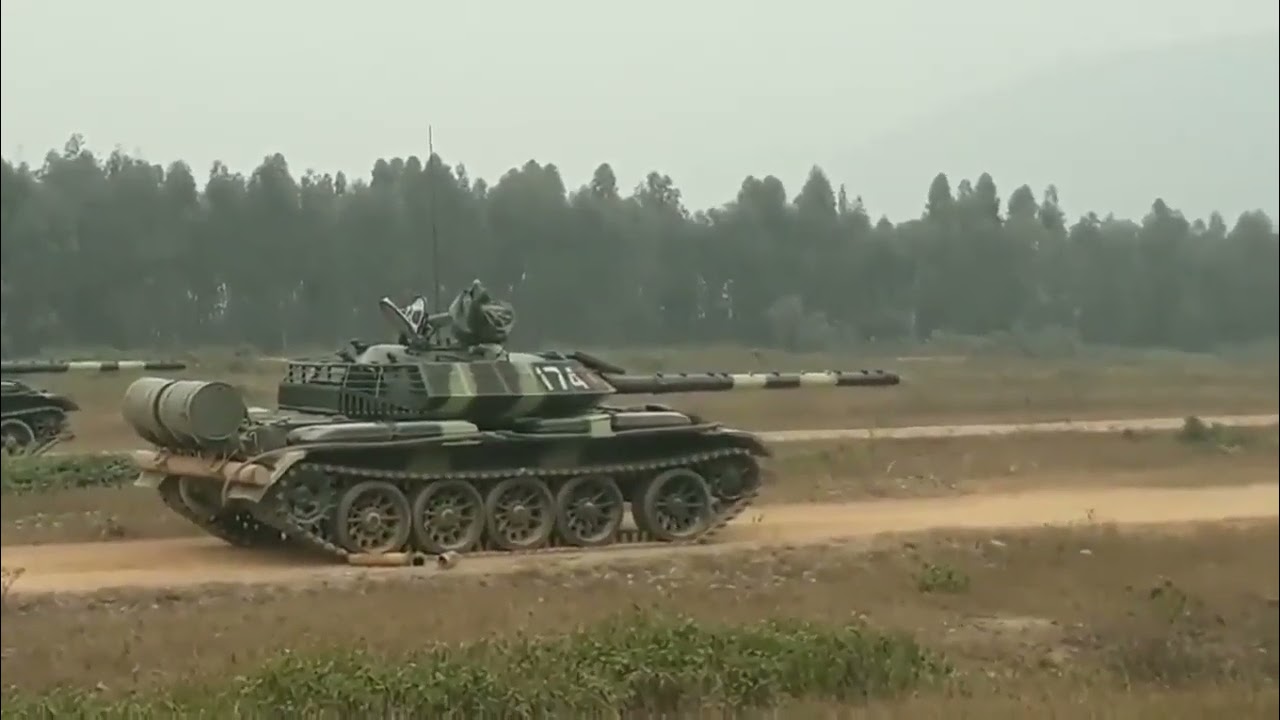 T-54 FIRING his main GUN