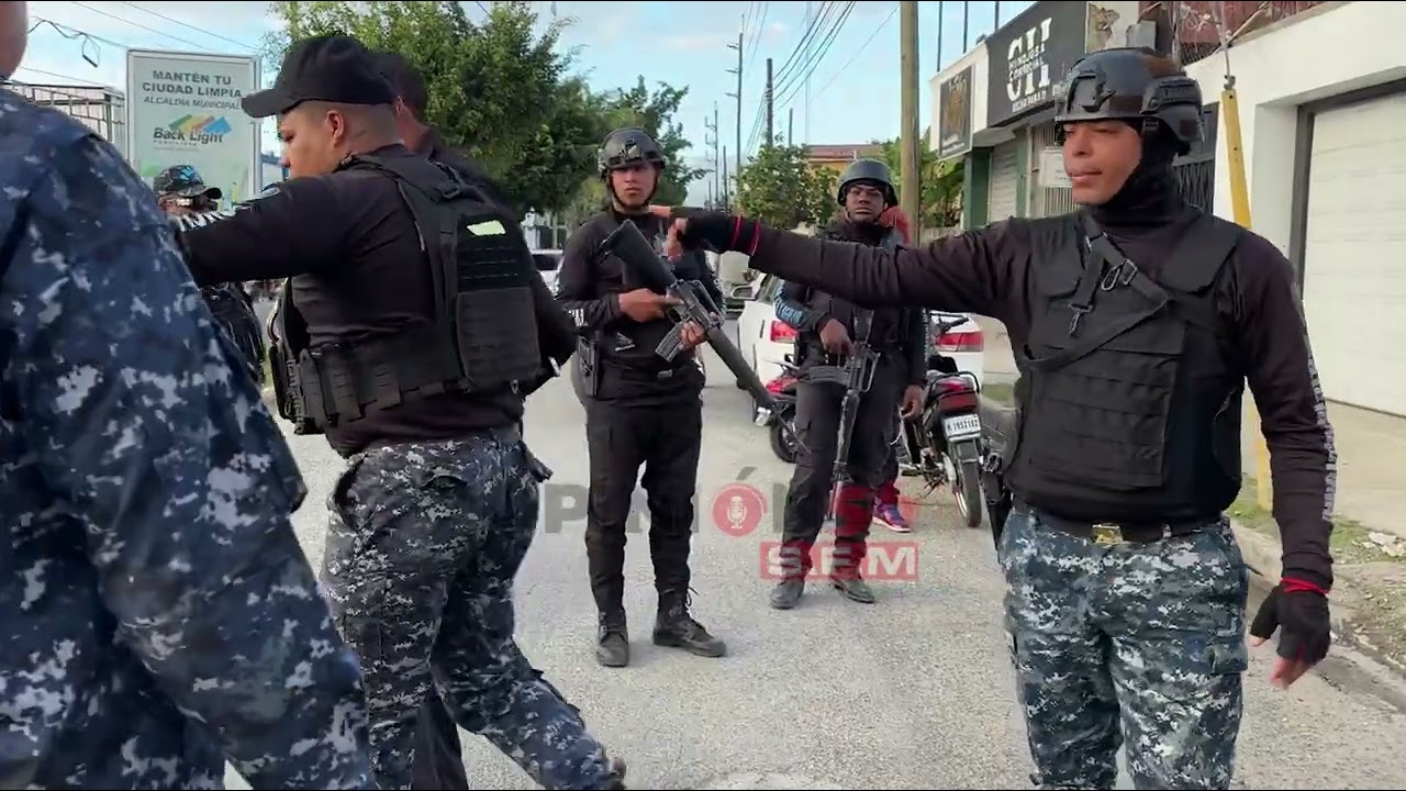 Recorrido de la policía en Macorís el encaretao no cabe uno más 