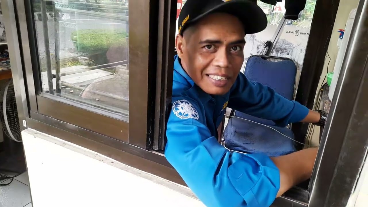 Wawancara pak alex penjaga kantong parkir olahraga 1 tugas pelita