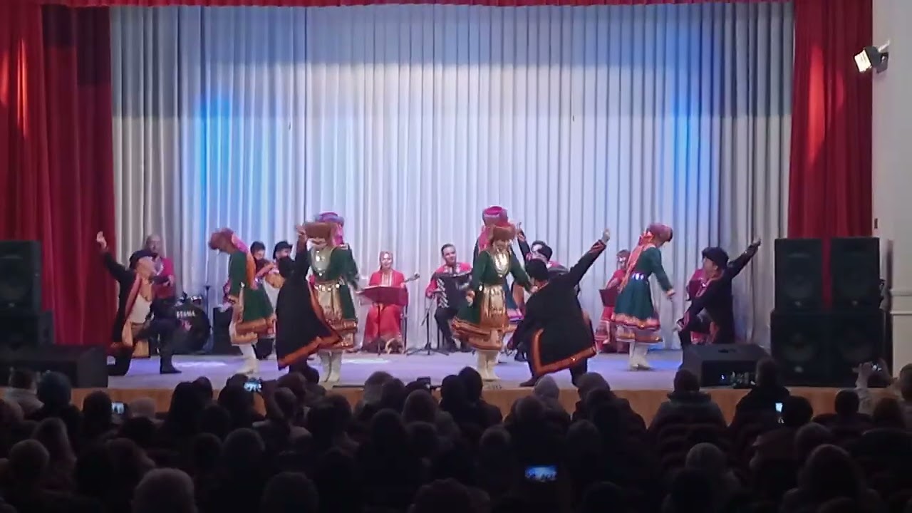 АНСАМБЛЬ 