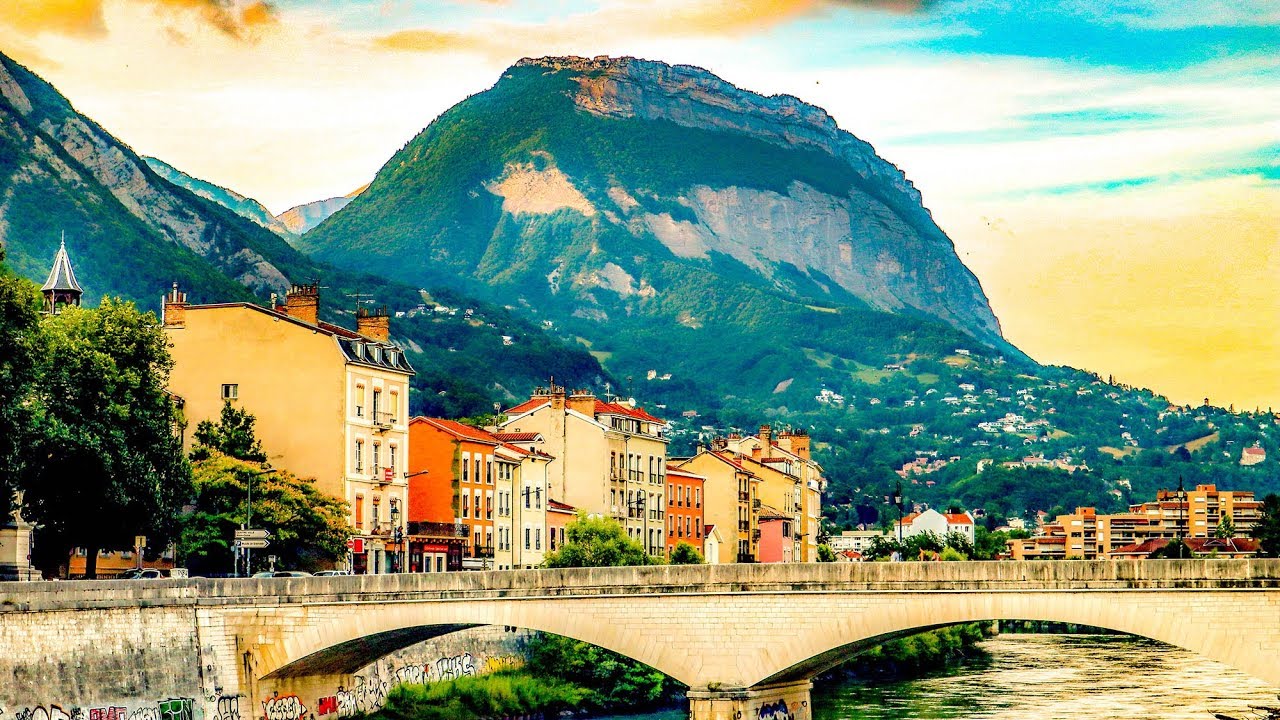 A Walk Around the Beautiful City of Grenoble, France