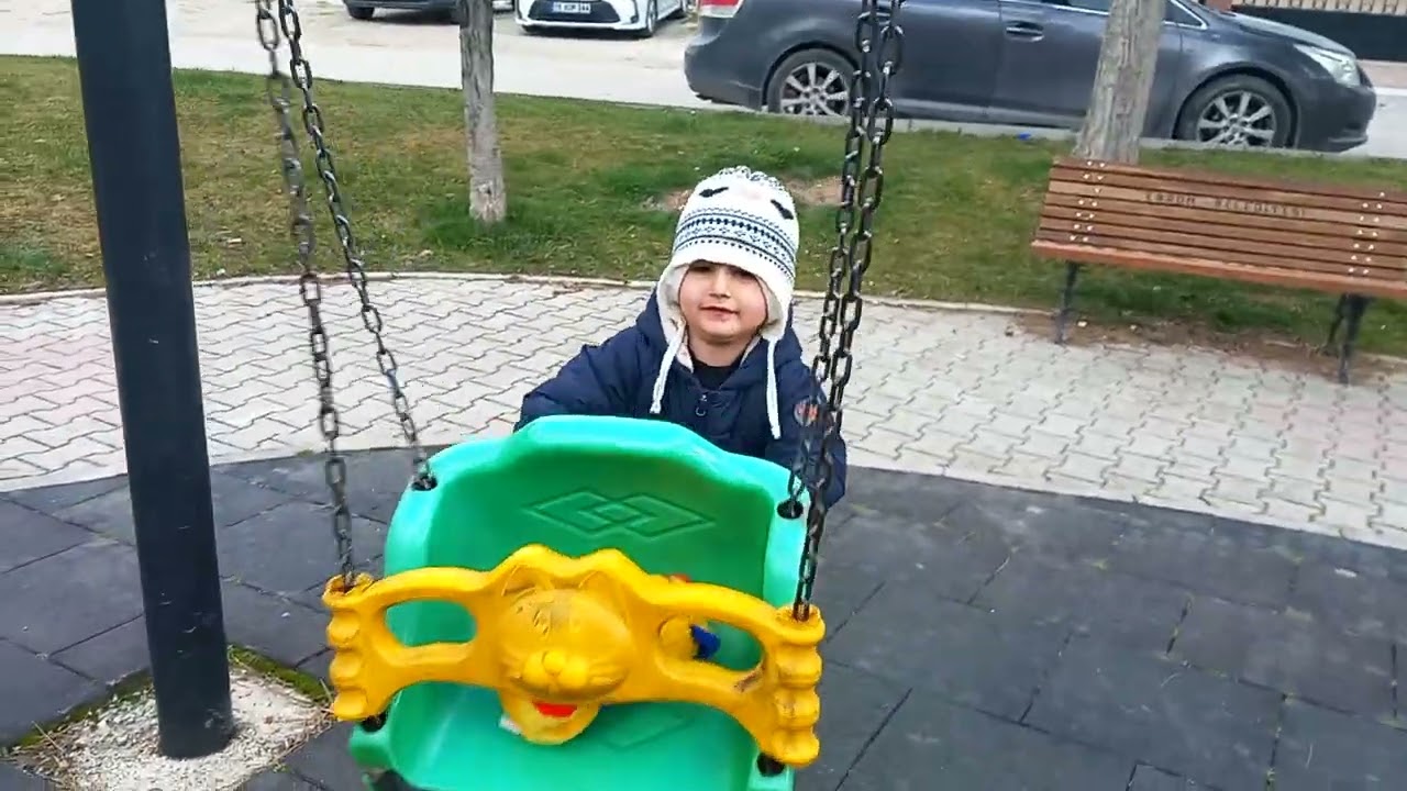 GÜNEY'İN DÜNYASI: TOPİTOP AYI İLK KEZ SALINCAKTA!