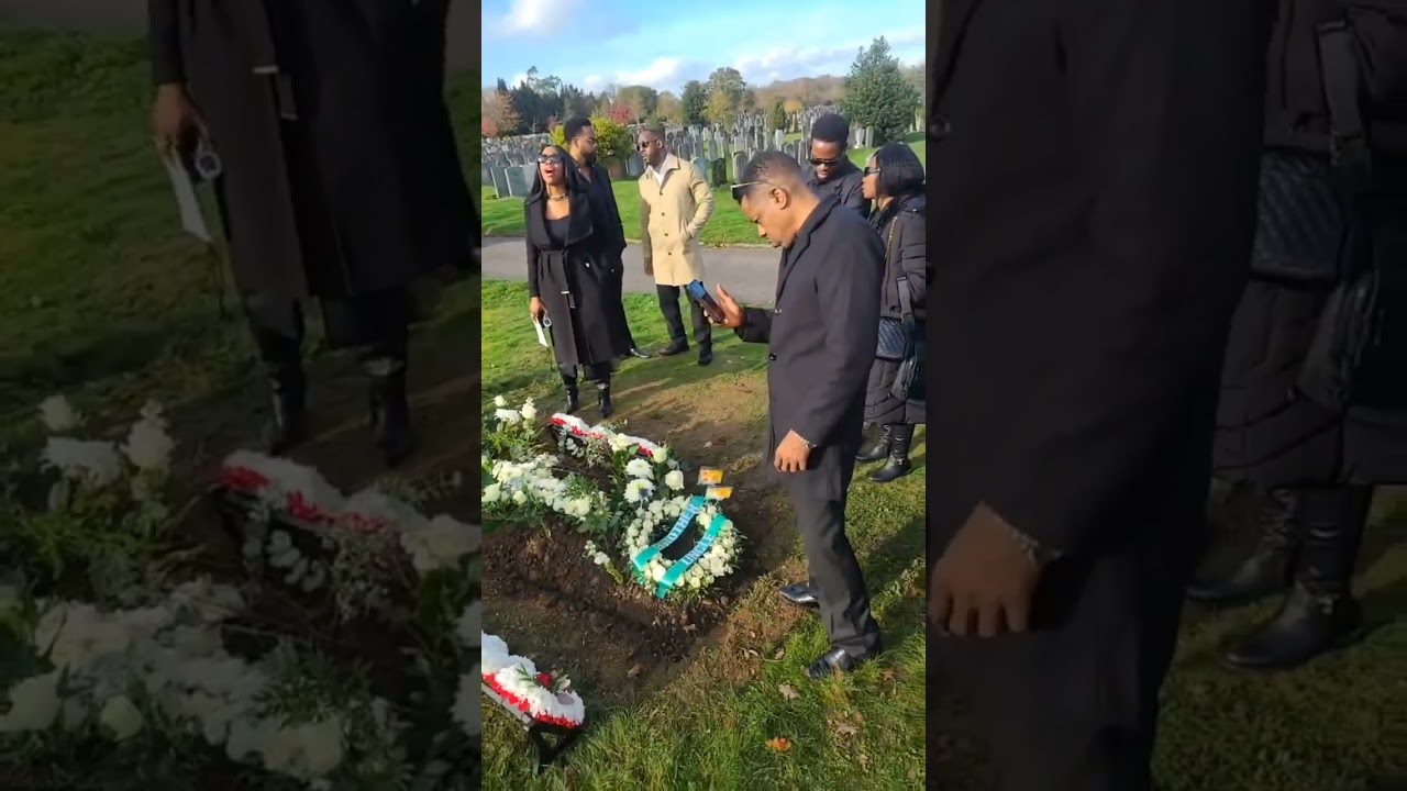 «О, благодать» и «Его взгляд устремлен на воробья» в честь похорон Клемента Акинкунми Огункоя-Фав...