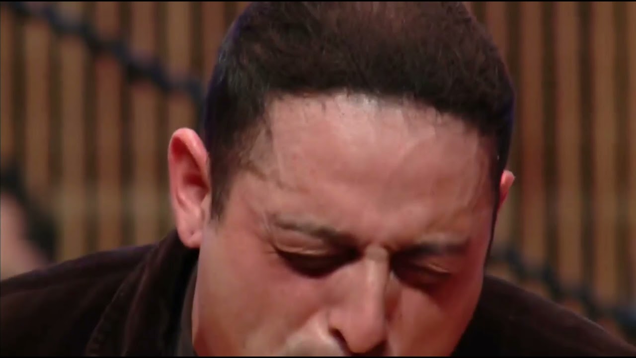por debajo de la mesa sax tenor alex Barragán