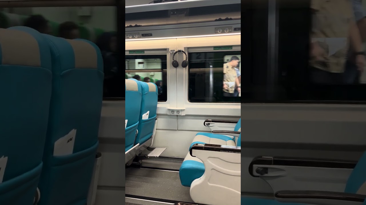 Kondisi interior KA Harina kelas eksekutif. #keretaapi