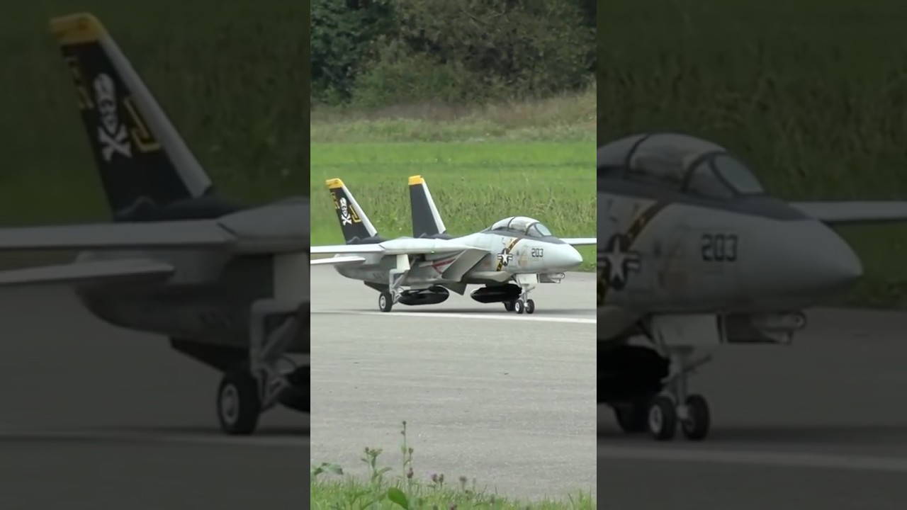 Large Bi-Turbine F14 Tomcat Takeoff