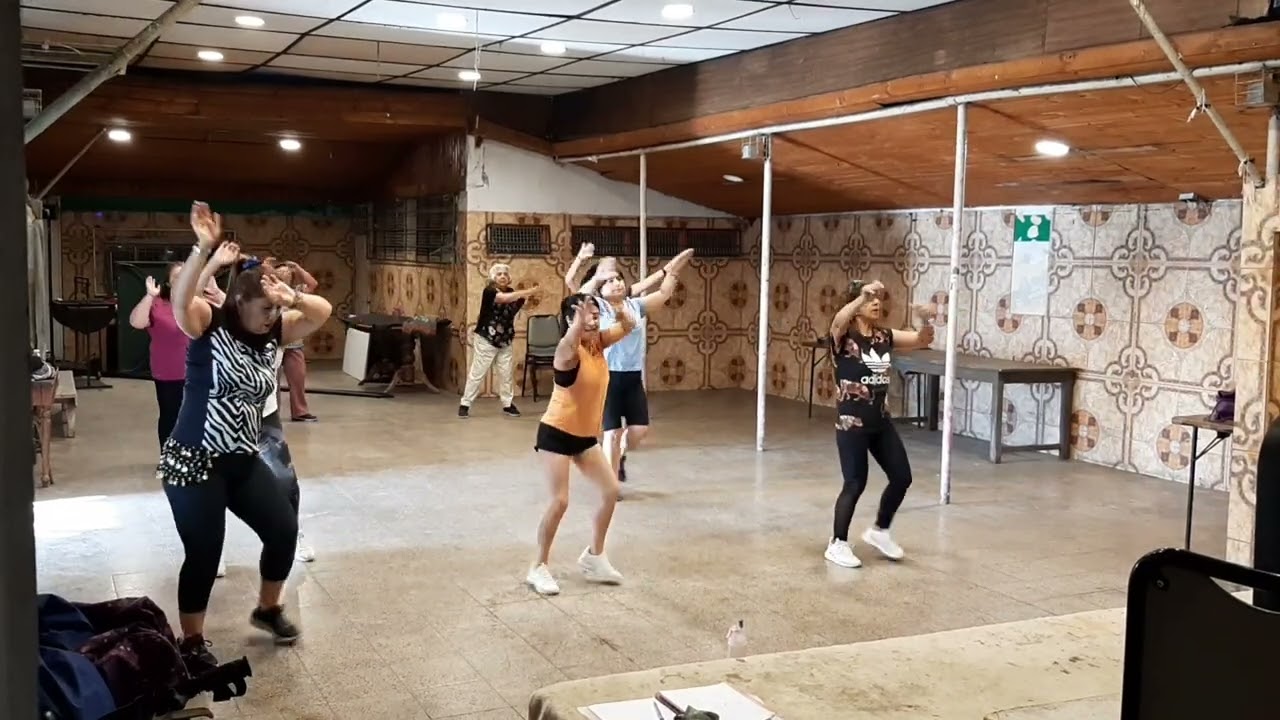 Baile entretenido 5 Lunes 26 de enero 2026 profesora Angela Sierra club los 120 lo Espejo