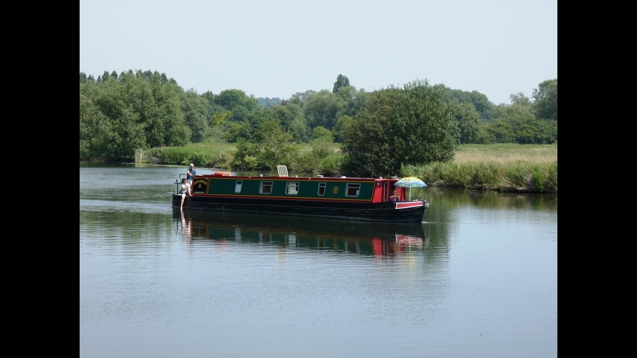 Oxfordshire Country Walk   Sonning Eye to Shiplake and the River Thames round