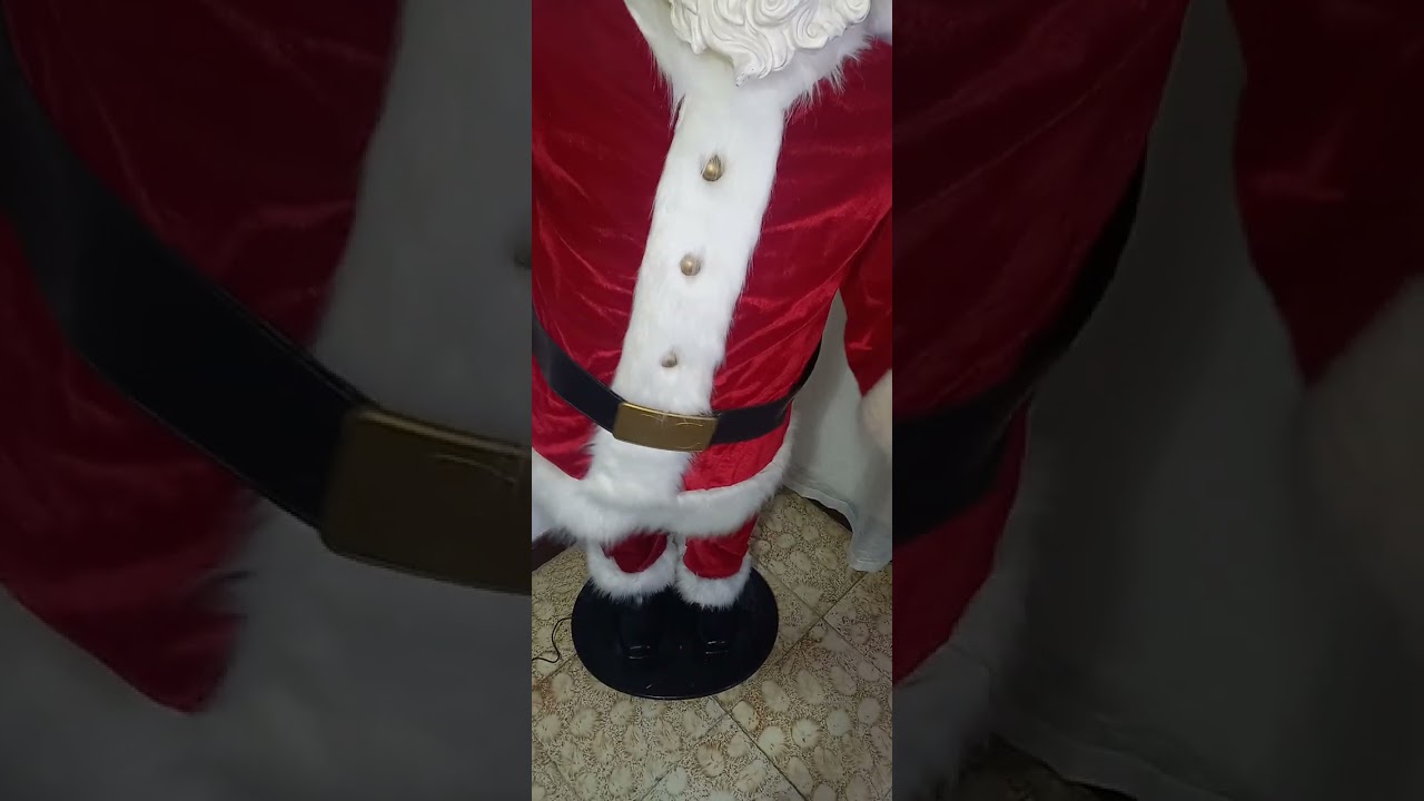 My Gemmy Animated Singing and dancing life size santa claus :) - 2005 flat base version