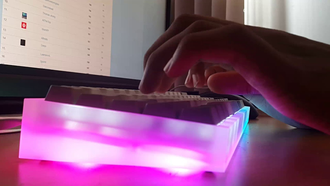 Acrylic Tofu DZ60 (Kailh BOX Pale Blue) Typing/Sound Test