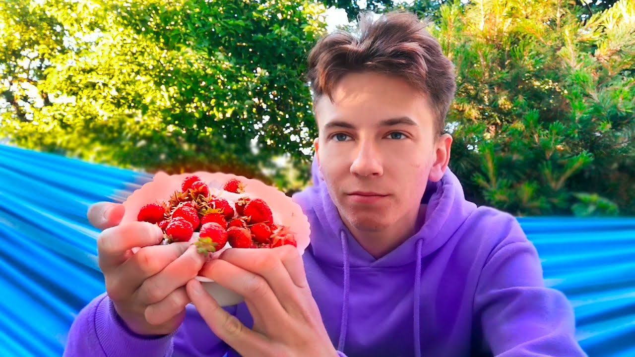 АСМР ИТИНГ КЛУБНИКИ | АСМР МУКБАНГ КЛУБНИКА | ASMR EATING STRAWBERRIES | ASMR MUKBANG STRAWBERRY