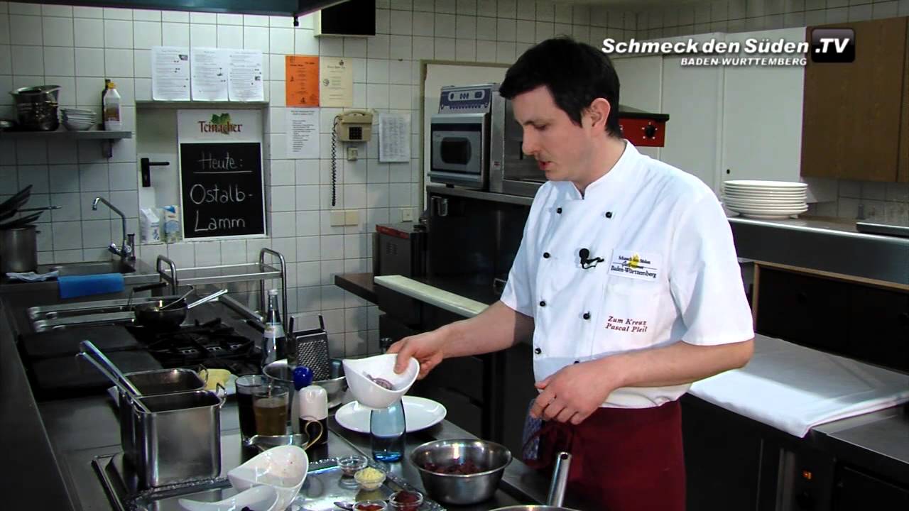 Straußenragout mit Dörrpflaumen und Kartoffel-Gemüse-Rösti (Kurzversion)