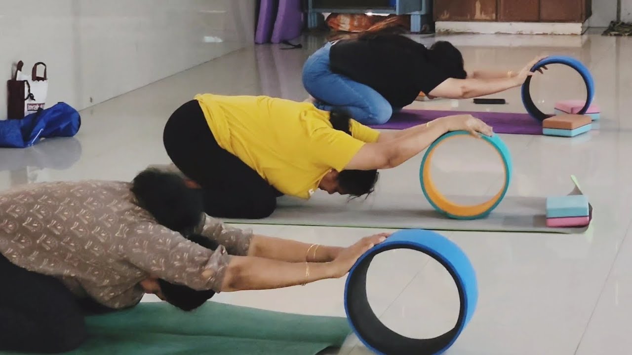 #fitnesslover #yogalife #noagelimits #dailypractice #hartopener #strengthtraining #yogadrill 