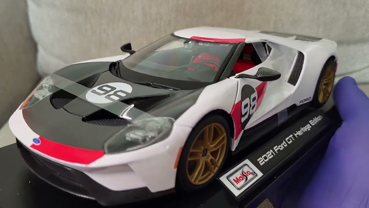 MAISTO 1:18 2021 FORD GT HERITAGE EDITION 