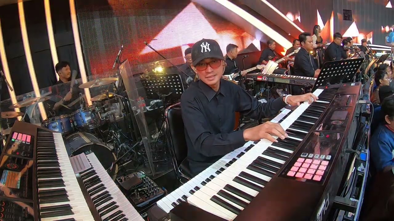 Keyboard Cam Dahsyat, Valen. 