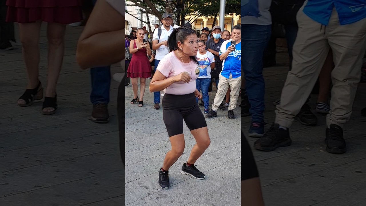 la robotina #watchandoelsalvador #Cachiporristas #viral #ElSalvador #baile #tendencias #cumbia