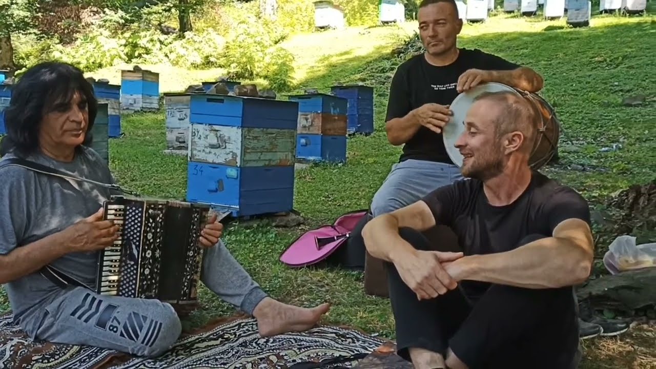 Бахтияр Кантаев и Его Одноклассники Отдыхают на Природе