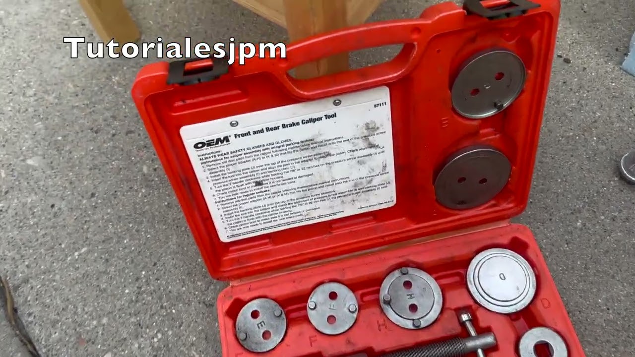 КАК ЗАМЕНИТЬ ЗАДНИЕ ТОРМОЗНЫЕ КОЛОДКИ НА FORD F 150 1999 ГОДА ВЫПУСКА