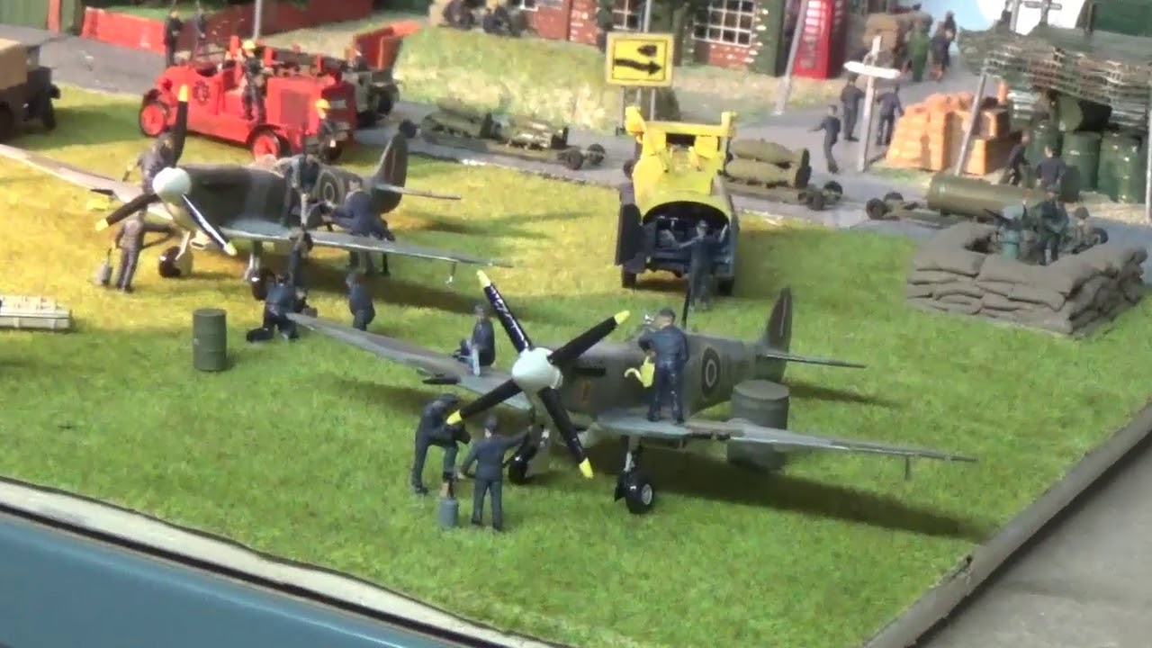 WORLD WAR II MODELS  BATTLE OF BRITAIN RAF AIRFIELD DIORAMA/A TRIBUTE TO THE FEW