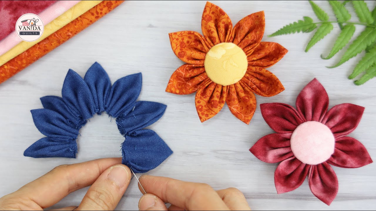 Make a DIY flowers from fabric scraps for decoration - Easy Sewing วิธีเย็บดอกไม้ตกแต่งกระเป๋างานผ้า