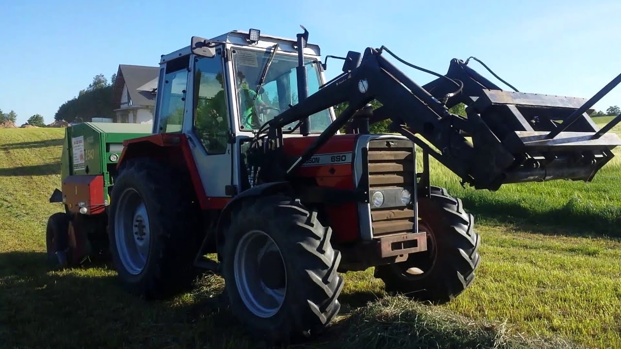 Prasowanie  siana  2020  Massey Ferguson 690