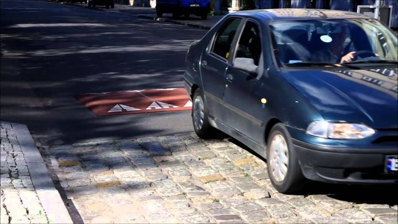 Poduszki berlińskie na al. Anstadta w Łodzi