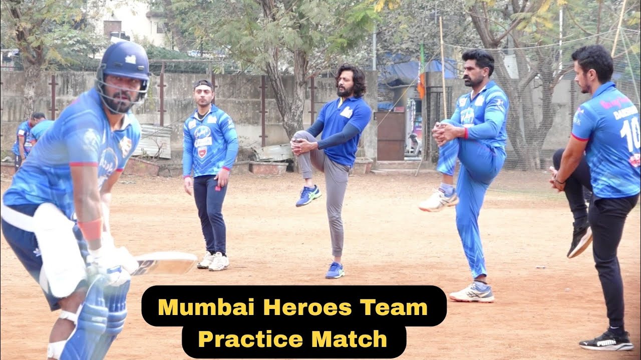 Ritesh Deshmukh, Saqeeb Saleem,Sharad Kelkar & Other Mumbai Heroes Team Practice Match In Juhu