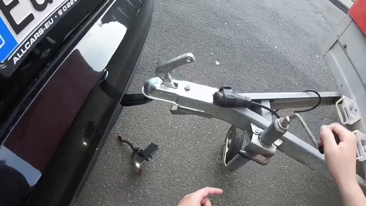 PKW Anhänger (bis 750kg) an ein KFZ ankoppeln und fahrbereit machen Audi A1/S1 Sportback Anleitung