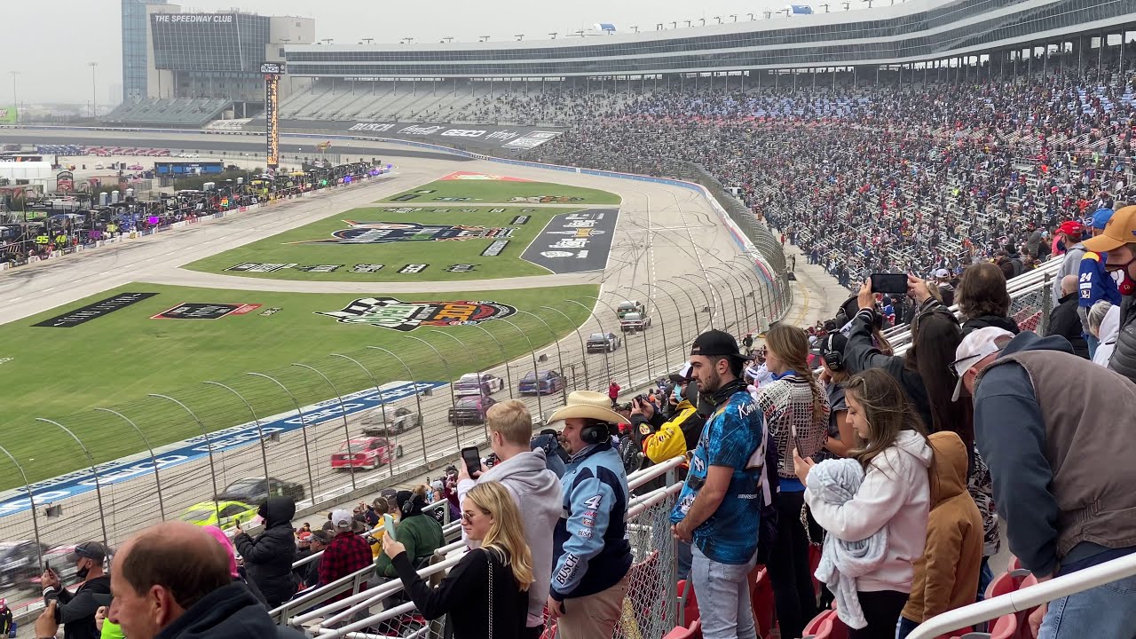 First lap of NASCAR Cup race at Texas Motor Speedway