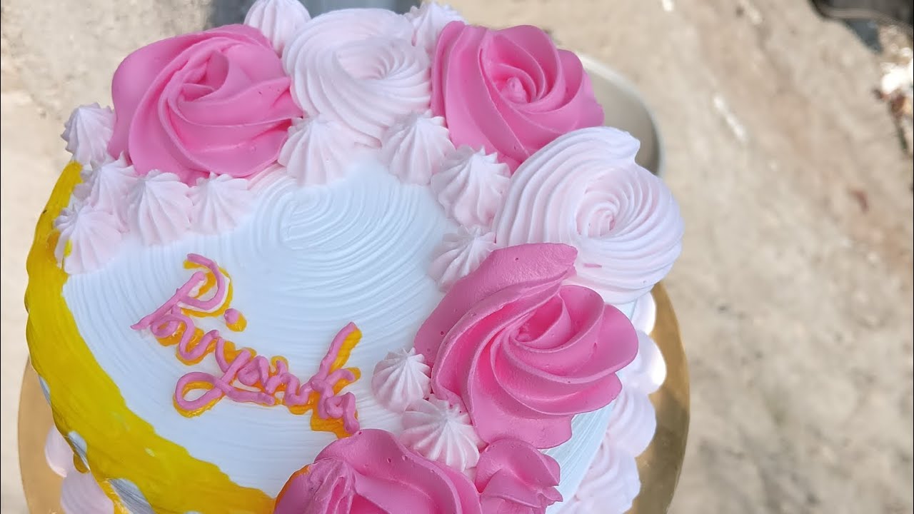 Cake decoration venilla cake 