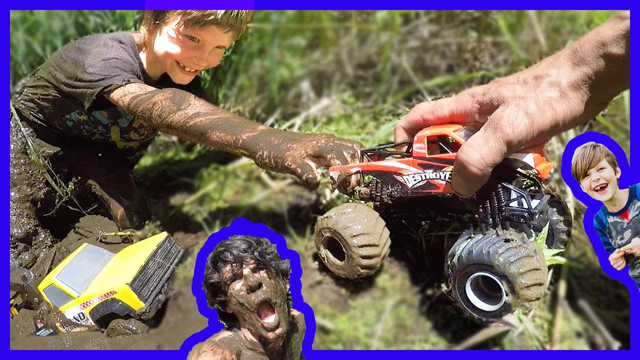 Monster Truck Mud Pit Rescue!