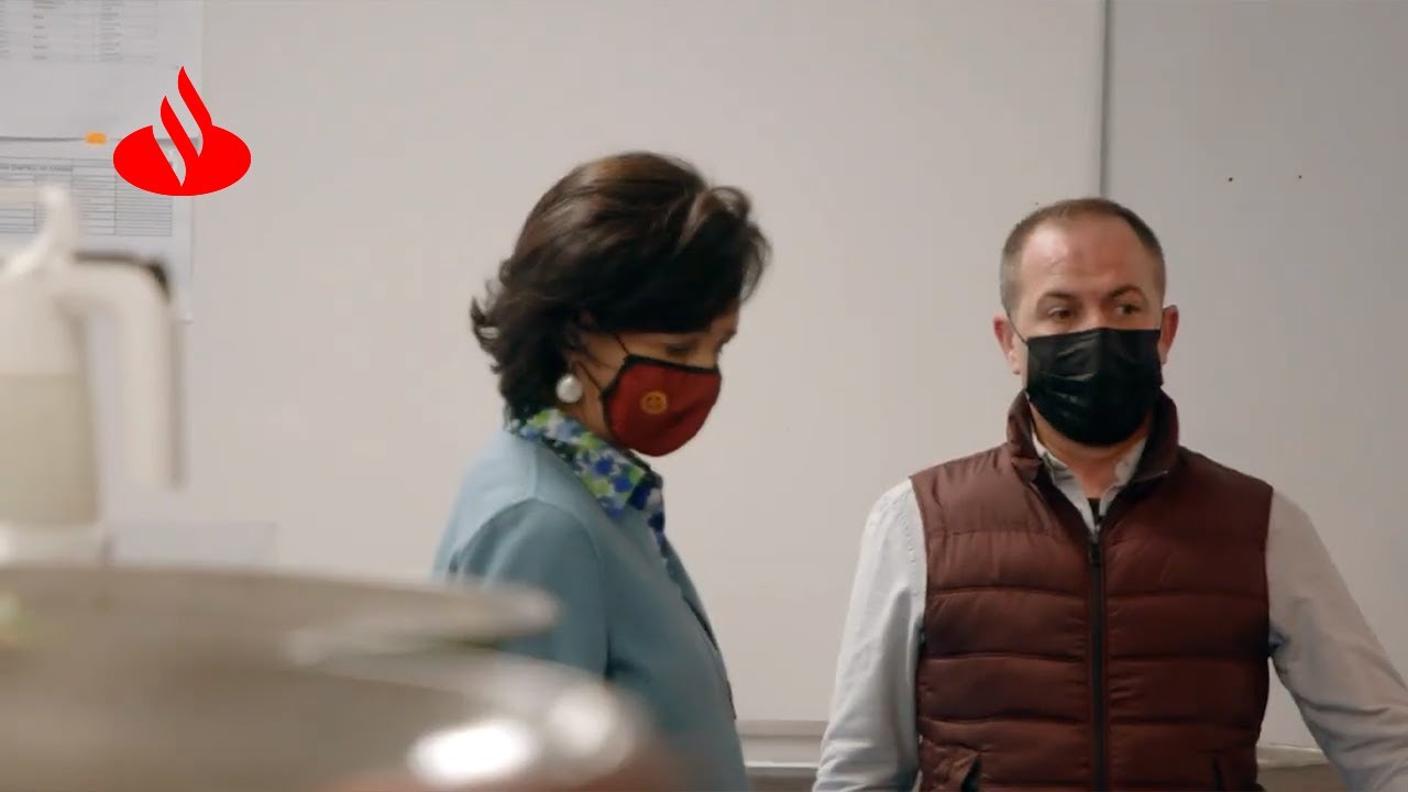 ANA BOTÍN visits the FOOD PROCESSING plant | Santander Bank