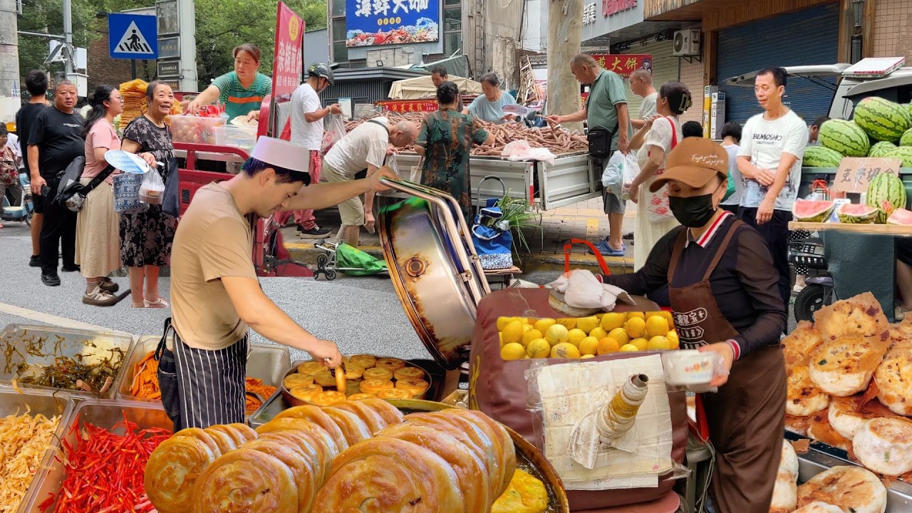 A Long Walk Through Traditional Morning Market in Xi‘an, China