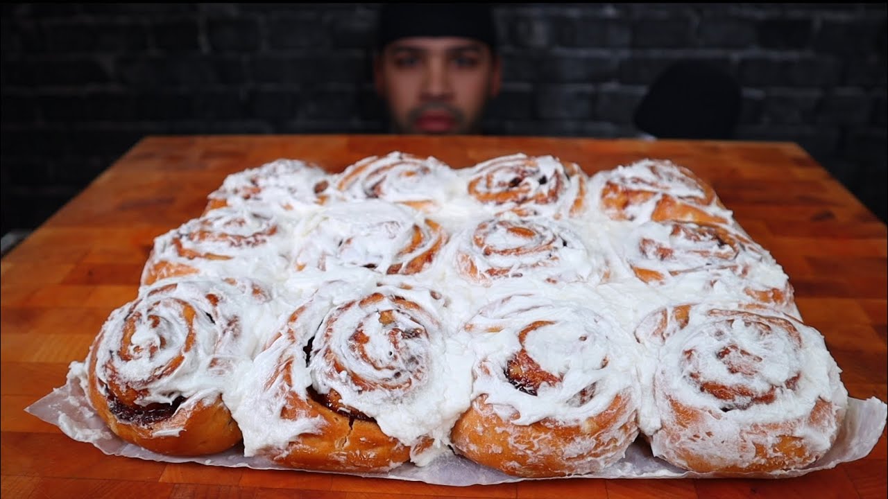 ASMR CINNAMON ROLLS MUKBANG