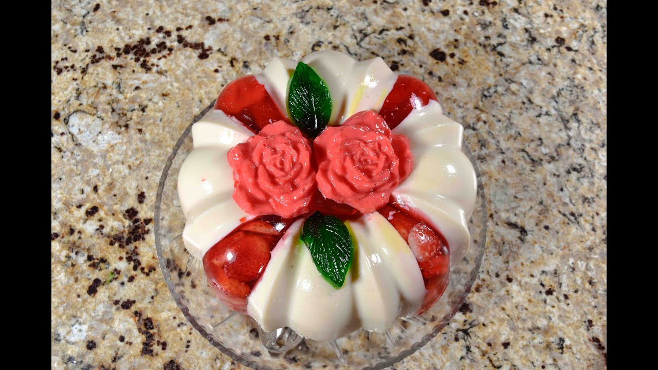 GELATINA DE COCO CON FRESAS