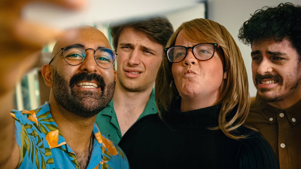 When You&rsquo;re Asked To Take the Group Pic (Sketch Comedy)
