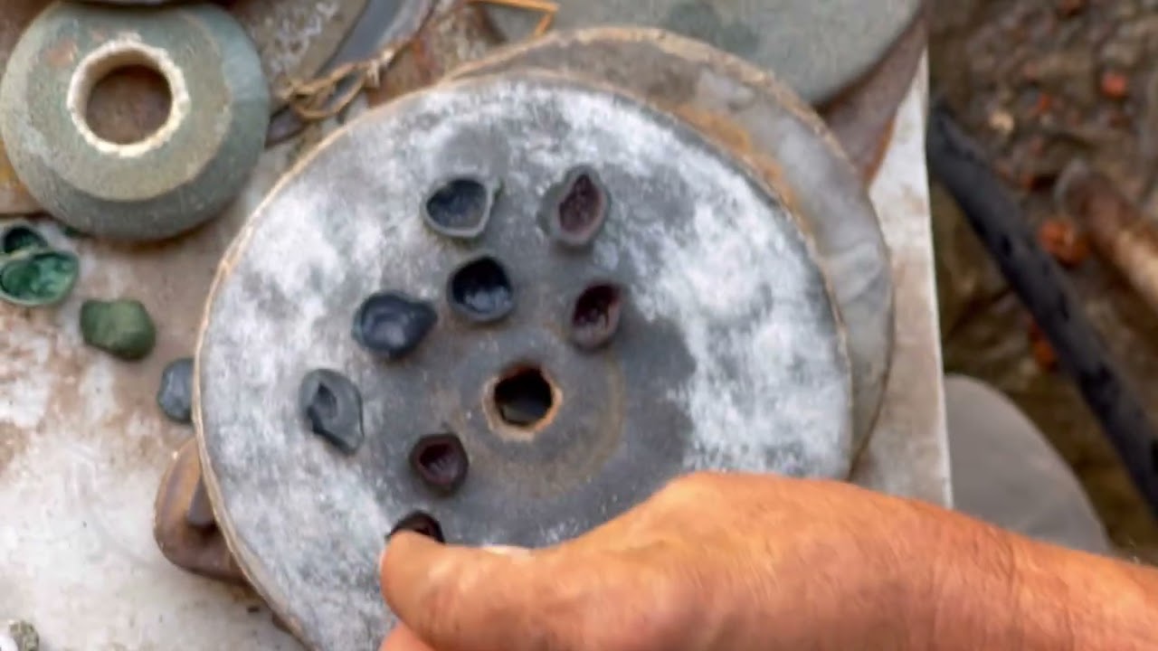 Así es el corte de piedras preciosas 