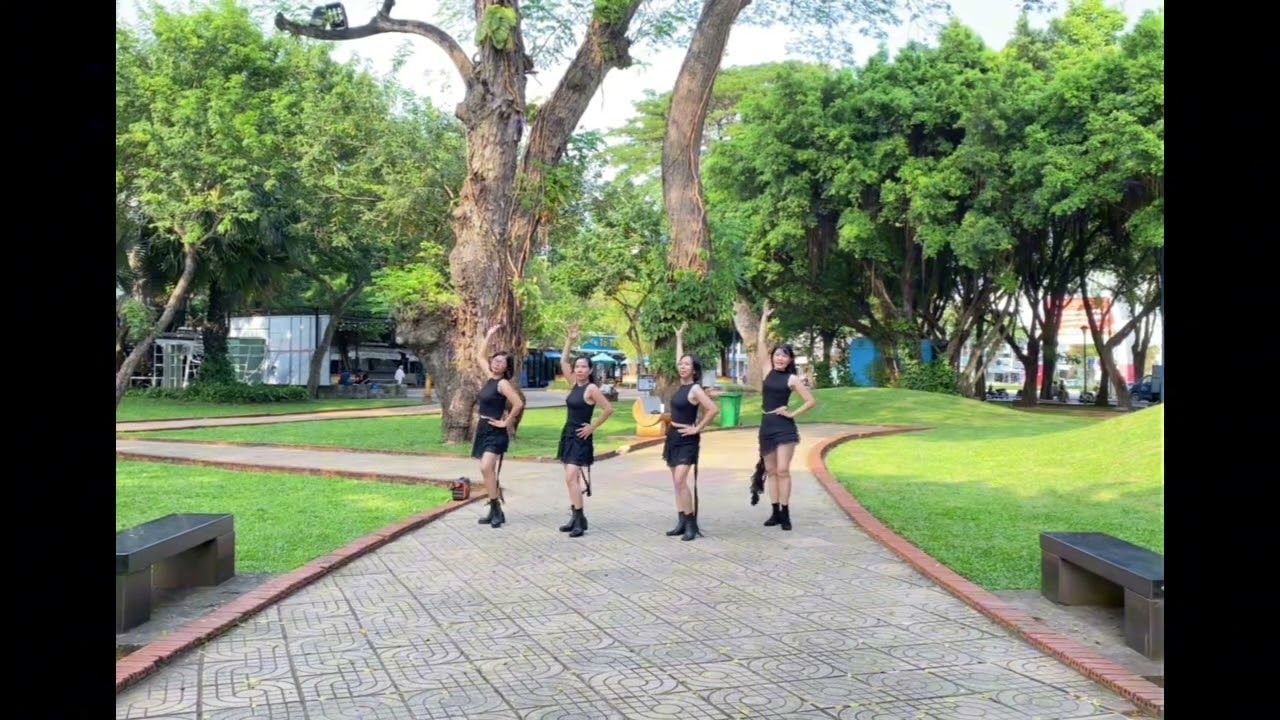 100 Năm Hỡi Zumba 