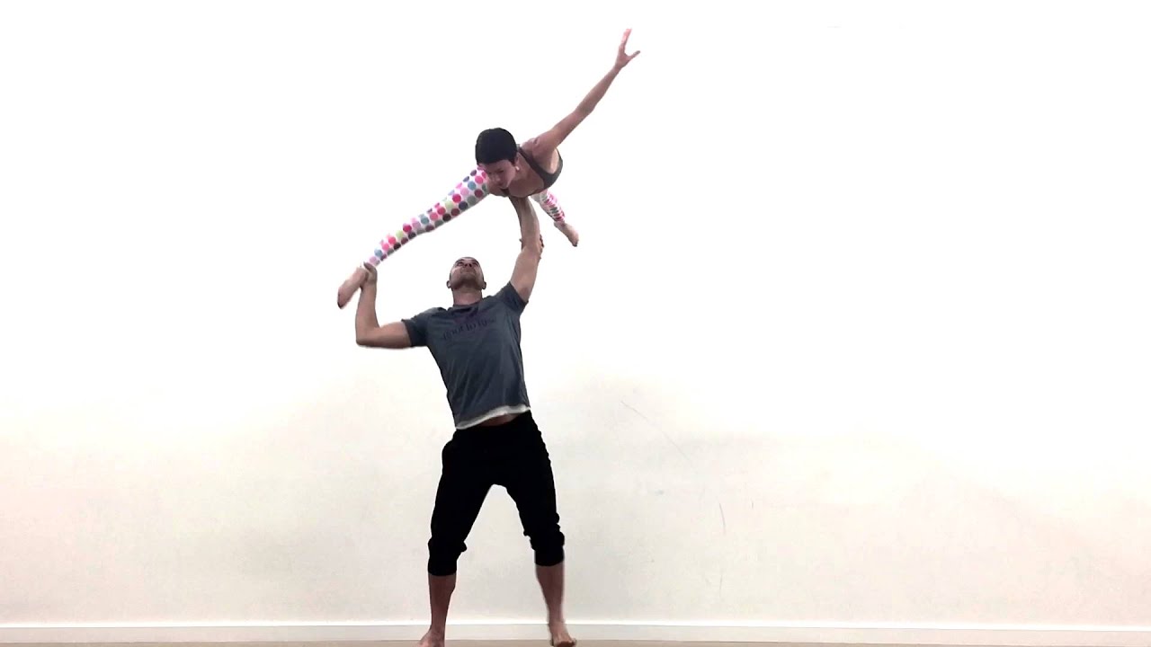 Traning - Partner Acrobatics - Acro Rise