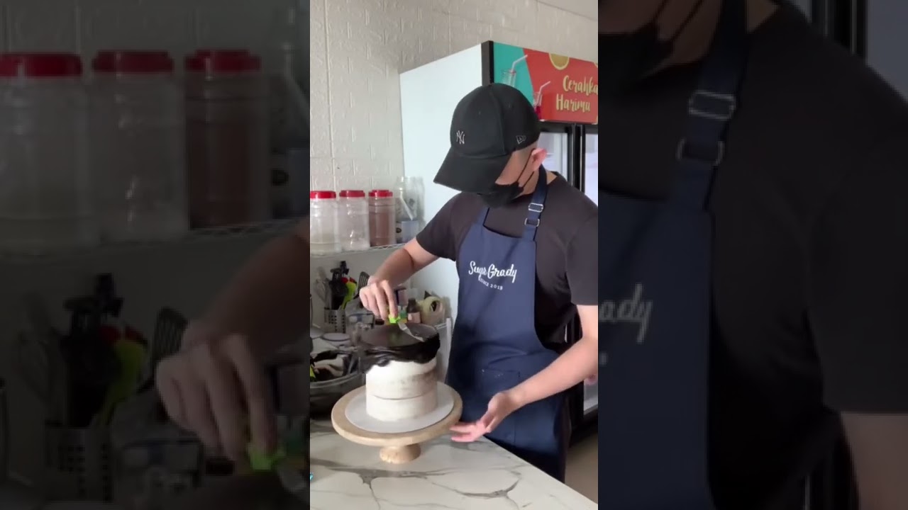 Kue sultan kok udah d potong duluan?