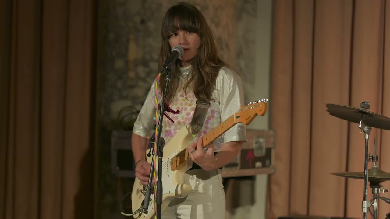 Francie Moon - “ID 1” [Live @ Chosen Family NYC]
