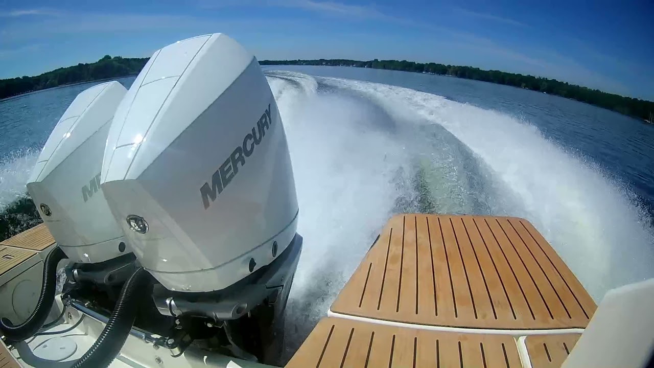 Quicksilver 875 Sundeck mit 2 x Mercury Verado V8