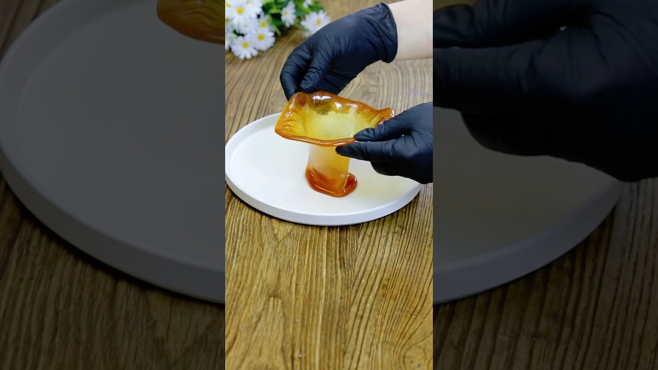 Sugar Bowl, sweet 'Mushroom' - cute dessert plating idea. #foodart #dessert #icecream #platingideas