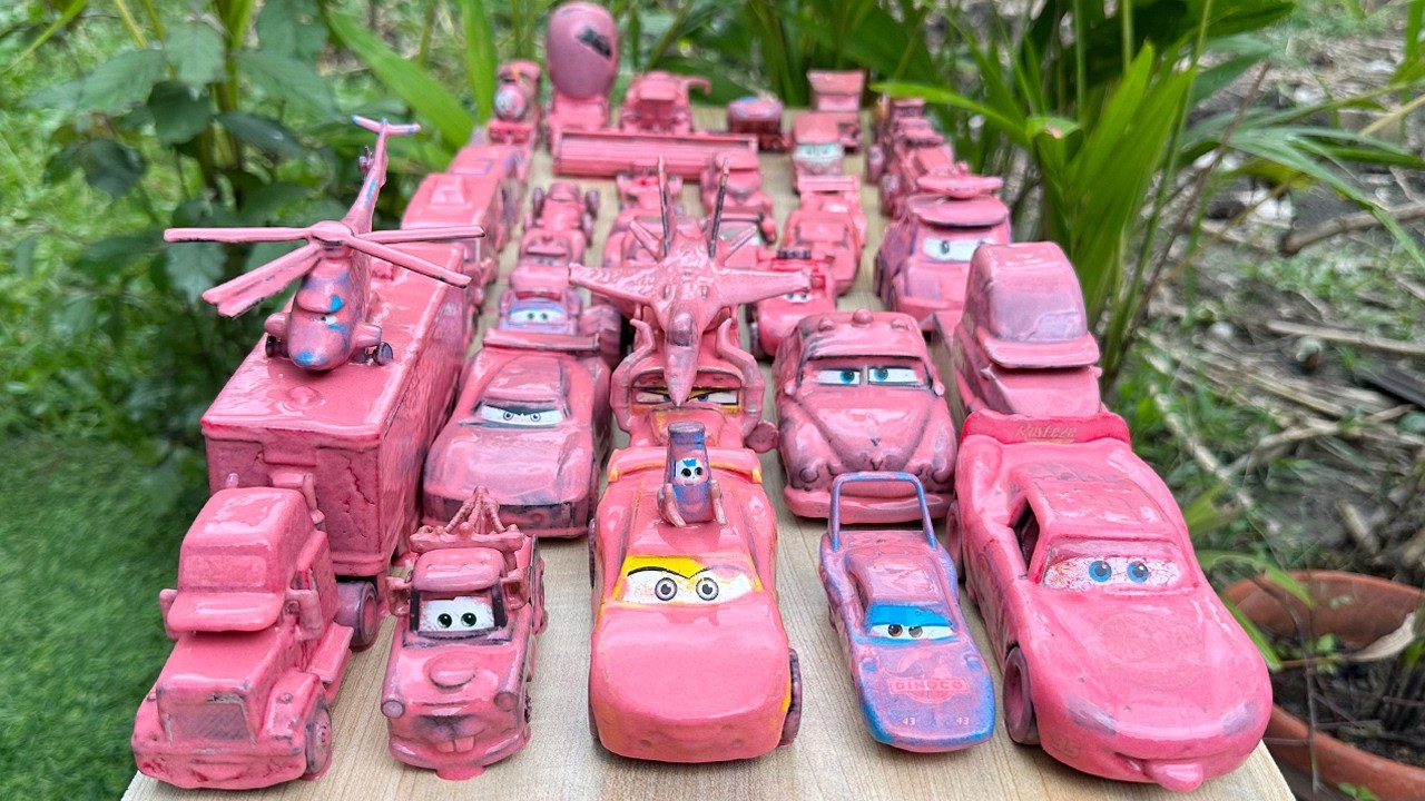 Clean up muddy minicars & disney car convoys🏎🚗🚚! Play in the garden