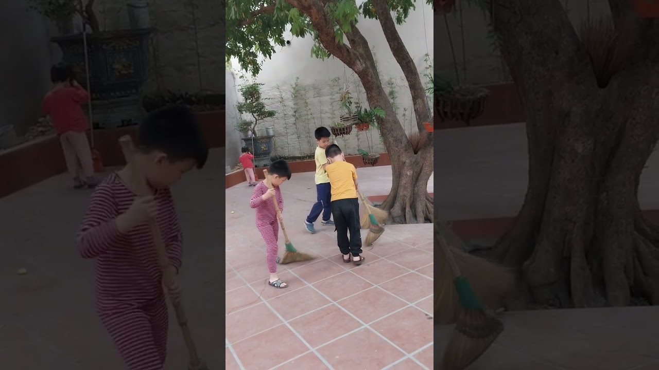Nhật ký ghi lại hình ảnh tuổi thơ của các cháu đã xin được bác yutube giữ lại hộ cảm ơn nhiều 