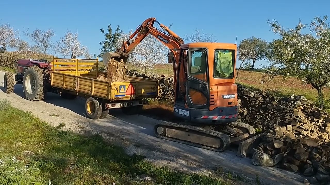 DOOSAN DX 35Z & CASE IH 3230 & JOPER