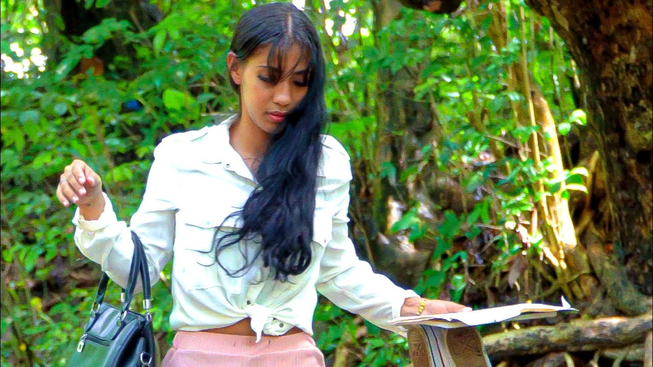 Se burla de esta chica por cruzar el rio, gran final 😞💔 #reflexiones #viralvideo #shortsviral