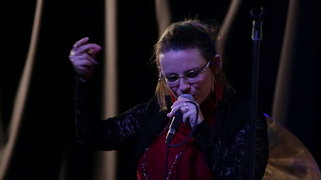 Garda Zsuzsa: Mercedes Benz (Joplin cover)