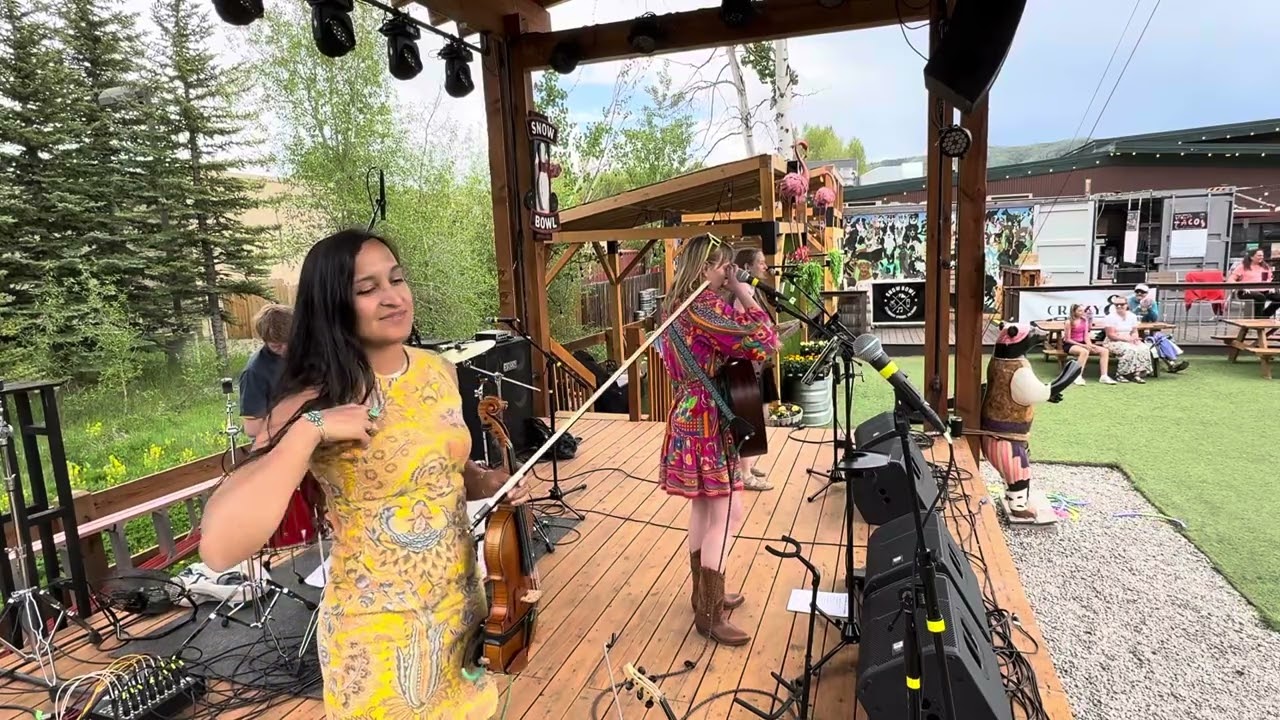 Apple Pie & A Guy plays at Snow Bowl in Steamboat Springs